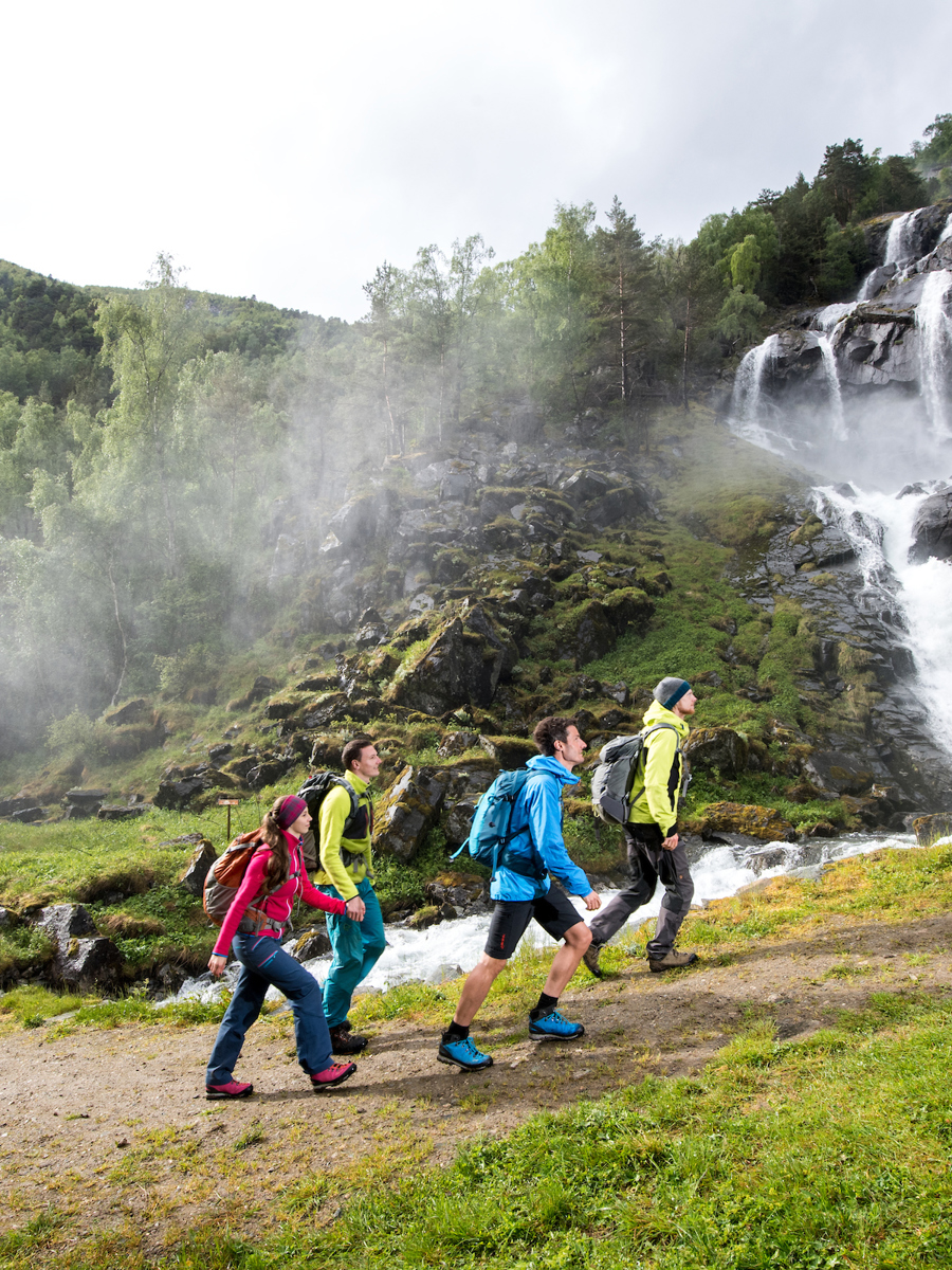Kongevegen, Soknafossen Waterfall, Galdane. Foto By Yngve Ask