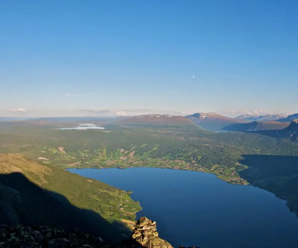 Utsikt fra Skutshødn mot Vang