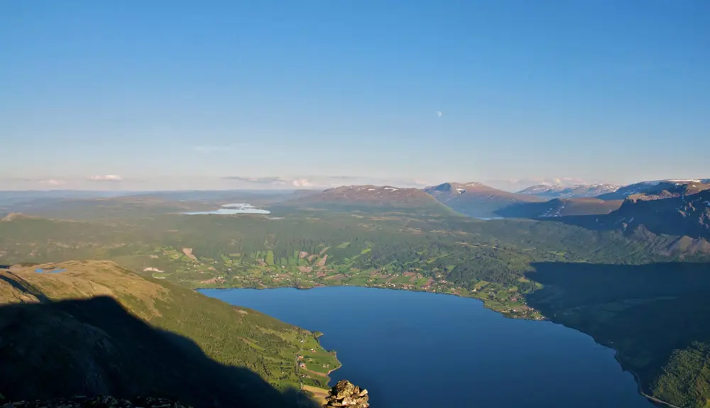 Utsikt fra Skutshødn mot Vang