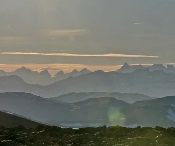 Utsikt mot Jotunheimen fra Skutshødn
