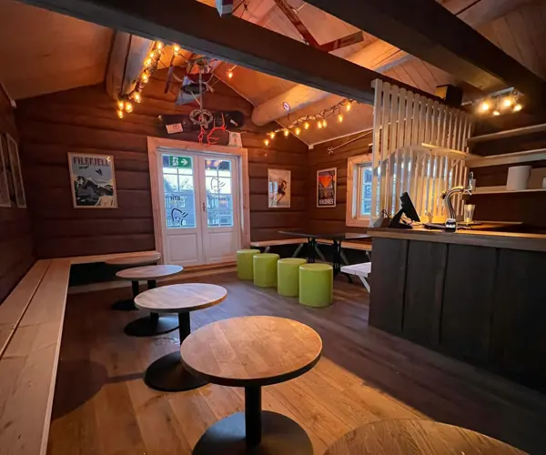 Interiør i Reint Bord i Tyin Filefjell Skicenter