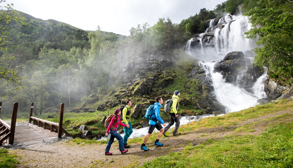 Kongevegen, Soknafossen Waterfall, Galdane. Foto By Yngve Ask