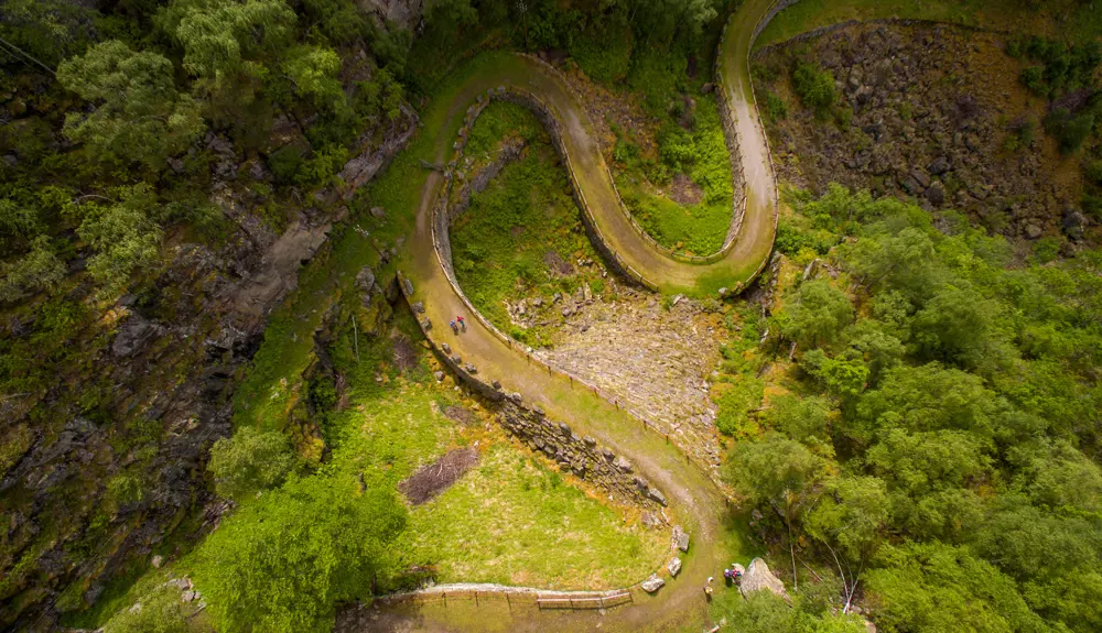 Oversiktsbilde av Kongevegen og svingene på Vindhellavegen