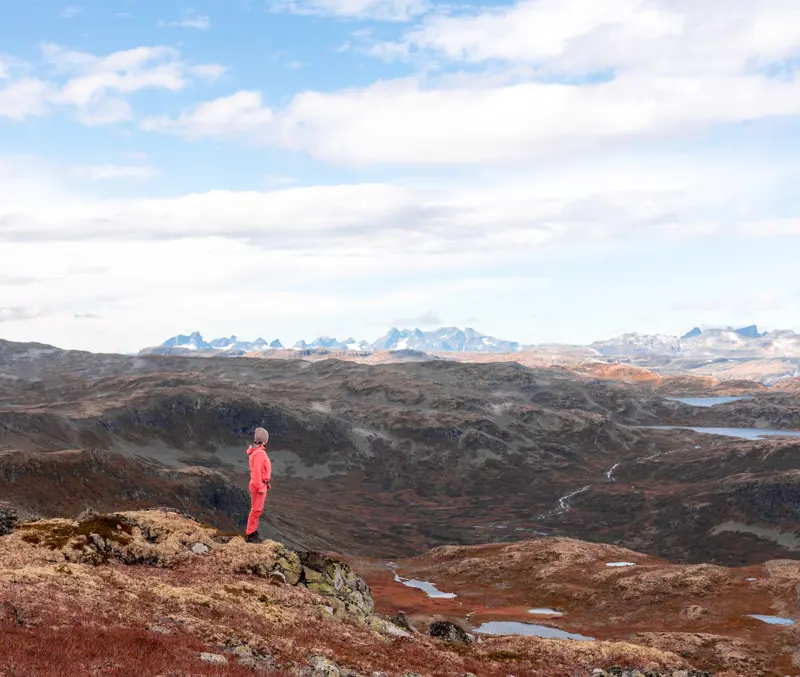Efterårstur til Skørsnøse med udsigt over bjergene mod Jotunheimen
