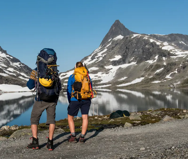Koldedalen – deltakere på vei mot Uranostind eller Falketind med Tyin Aktiv