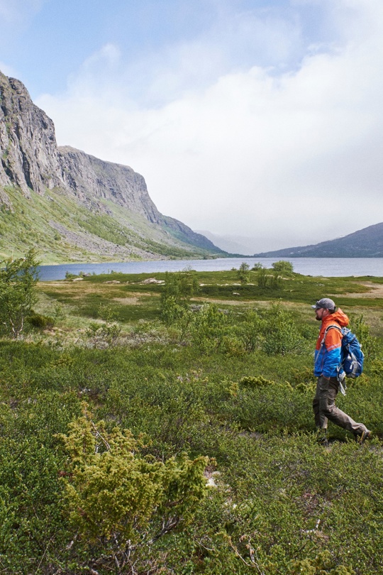 Hiker on a walk around Otrøvatnet