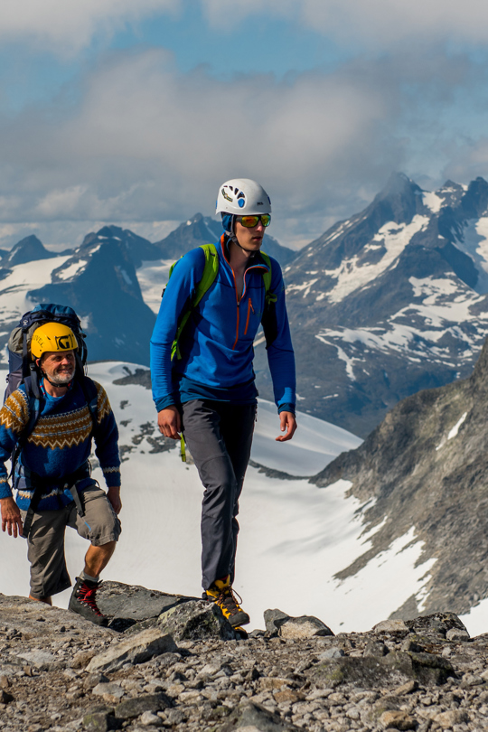 Summit hike with guide – participants heading towards Falketind with Tyin Aktiv