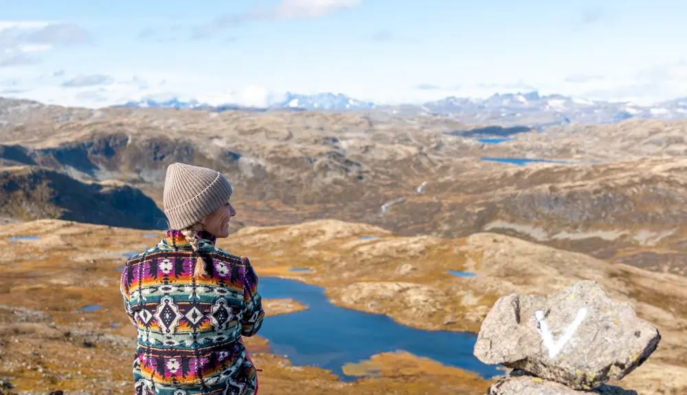 Efterårstur til Skørsnøse med udsigt over bjergene mod Jotunheimen