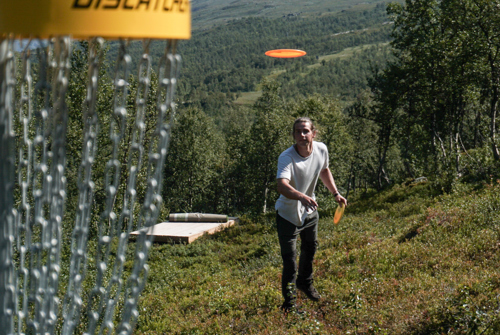 <Frisbeegolf
