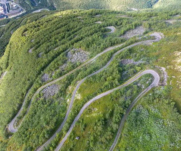 The hairpin bends from Tusenmeteren down towards Øvre Årdal