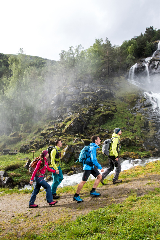 Hikers on Kongevegen near Galden
